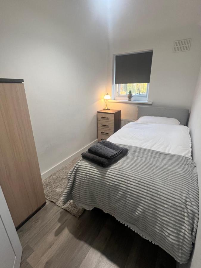 Lovely Single Room London Bagian luar foto